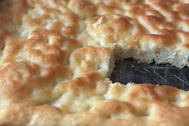 Genoa: Pesto and Focaccia Cooking Class with Prosecco