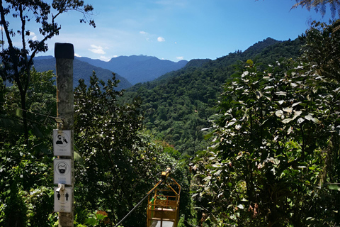 DE QUITO - Forêt nuageuse de Mindo et Calacali Le milieu du monde