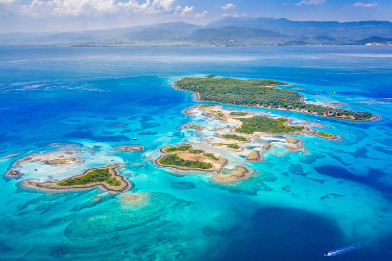 Athènes : excursion d&#039;une journée en bateau avec baignade et piscine thermaleAthènes : excursion d&#039;une journée en bateau vers les îles avec baignade