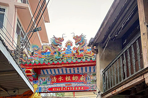 Small Group Bangkok Tour: Street Food, Markets and Temples