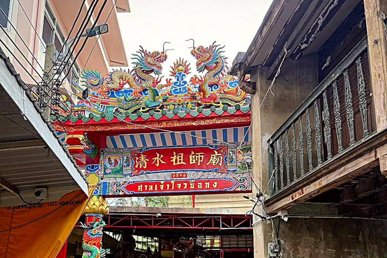 Small Group Bangkok Tour: Street Food, Markets and Temples