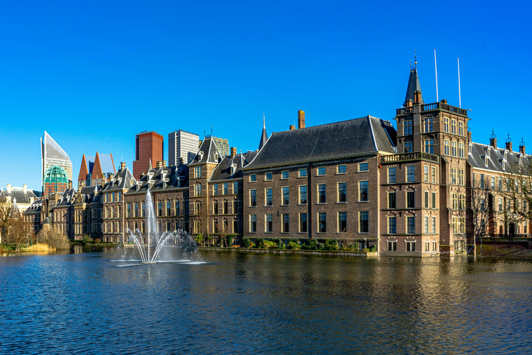 The Hague: Monuments, Palaces & Parliament Walking Tour