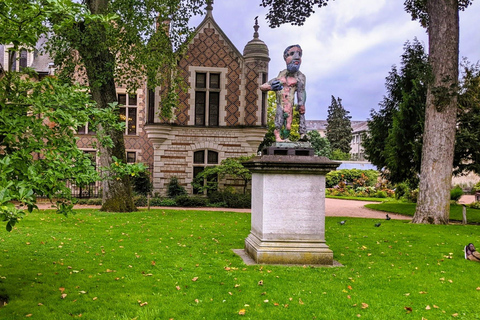 Orléans: Old Town, Cathedral & Joan of Arc Self-guided Walk