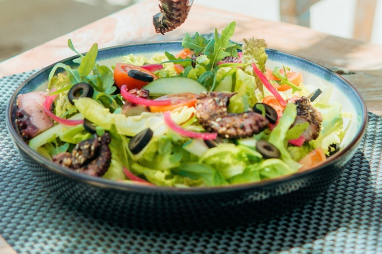 Bali to Gili Trawangan: Day Trip with Snorkeling & Lunch