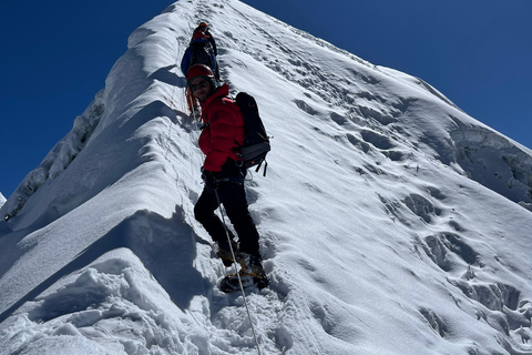 Escalada al Pico de la Isla por el Campo Base del Everest