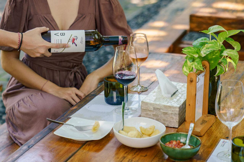 Cantina Sababay a Bali: Tour della cantina con degustazione di viniVino in giardino