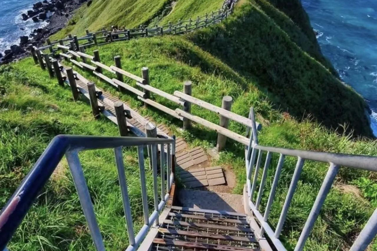 Sapporo: Otaru Canal and Shakotan Peninsula Day Trip