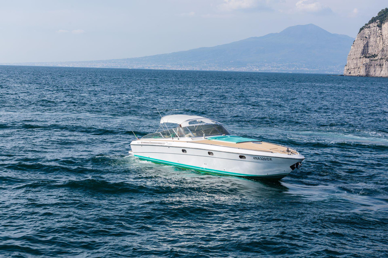 Positano: Amalfi Coast &amp; Emerald Grotto Private Boat TourBaia Bimini 43ft Cruise