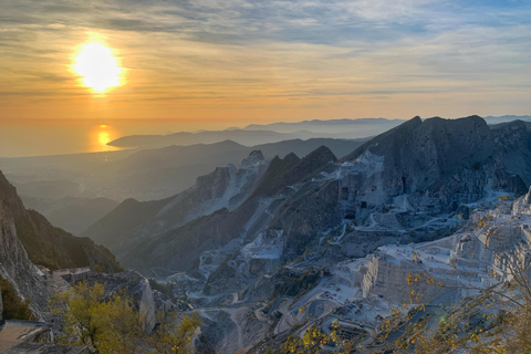 Carrara white marble quarries tour, 4X4 experienceCarrara white marble quarries tour, 4XD experience