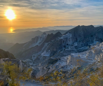 Carrara white marble quarries tour, 4X4 experience