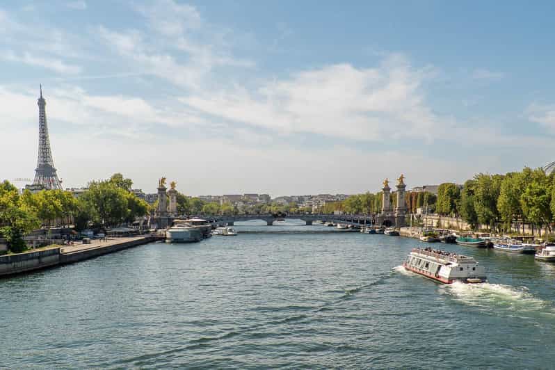 Private Photography Lesson in Paris: Louvre and Tuileries Photo Walk