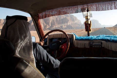 Wadi Rum: 1-Day Sunrise Balloon above Rum Valley & Transfer 1-Day Sunrise Balloon with Jeep Tour and Meals