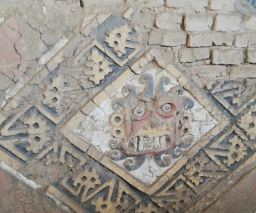 Camminando lungo l'escursione a terra delle Piramidi Moche da Salaverry