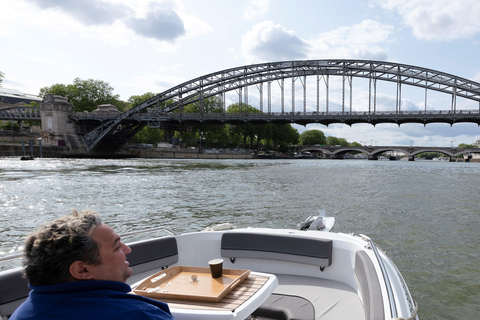Paris: Private Seine River Cruise Paris: Private Seine River Cruise with Guide