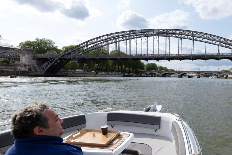 Paris: Private Seine River Cruise Paris: Private Seine River Cruise with Guide
