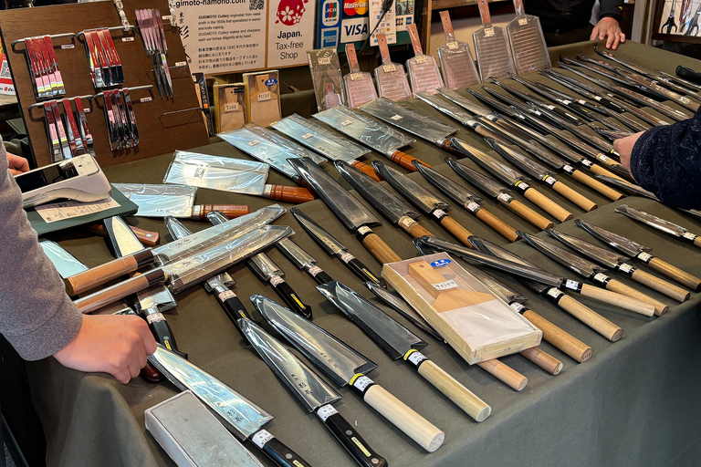 Tokyo: Tsukiji Fish Market Guided Tour with Tastings