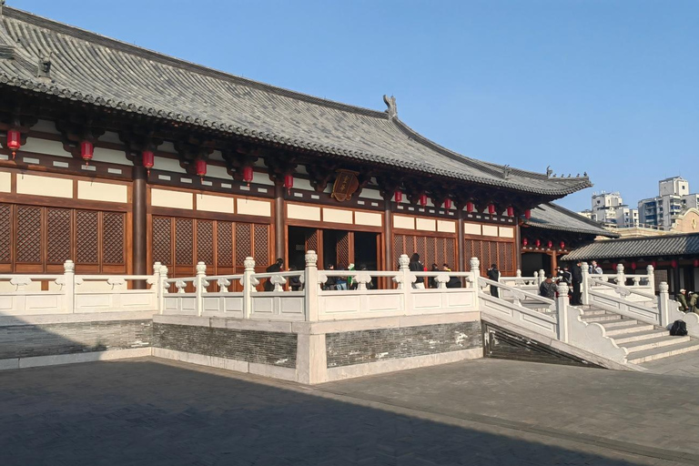 A Day in Hangzhou: Life and Local Color of the Marketplace
