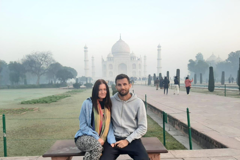 Excursão de um dia ao Taj Mahal e ao Forte de Agra a partir de AhmedabadPasseio sem voos