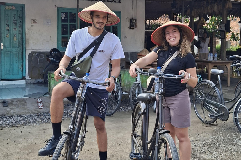 Yogyakarta : balade à vélo dans la campagne et cours de cuisineAvec transfert aller-retour depuis votre lieu de résidence ou votre hébergement