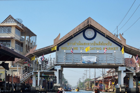 Bangkok: Floating and Railway market with Portuguese guide