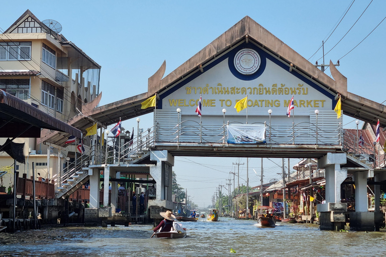 Bangkok: Floating and Railway market with Portuguese guide