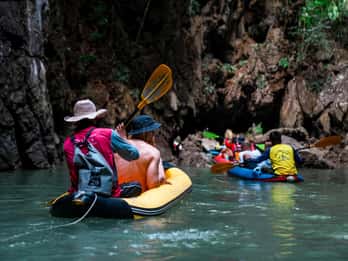 Phuket: Jednodniowa wycieczka z Jamesem Bondem i spływ kajakowy dużą łodzią