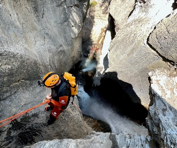 Banff: Excursão de meio dia para Canyoning para iniciantes