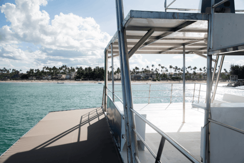 Punta Cana : croisière privée en catamaran avec plongée et barExcursion privée en catamaran à Punta Cana avec plongée et bar