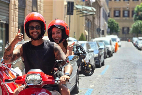Rome: Vespa 125cc Daily rental Rome: Vespa GTS 125cc - 72 hour Rental