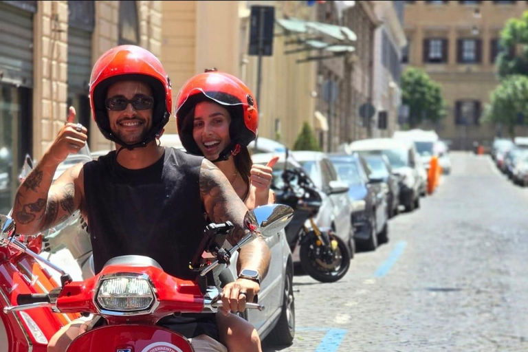 Rome: Vespa 125cc Daily rental Rome: Vespa GTS 125cc - 72 hour Rental