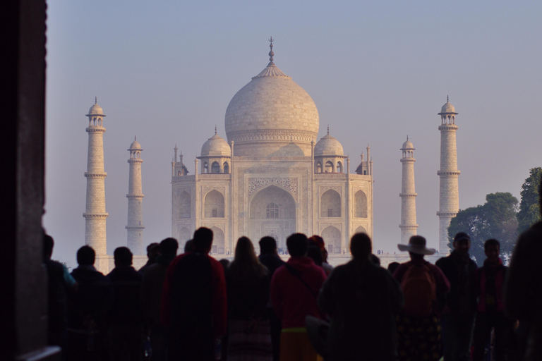 Da Agra: Taj Mahal e Agra City Highlights Tour in autoSolo trasporto AC privato e guida turistica