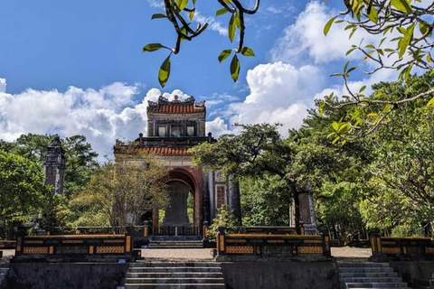 Desde Hue : Tour de la ciudad de un día completo con viaje en barco y almuerzoGrupo pequeño