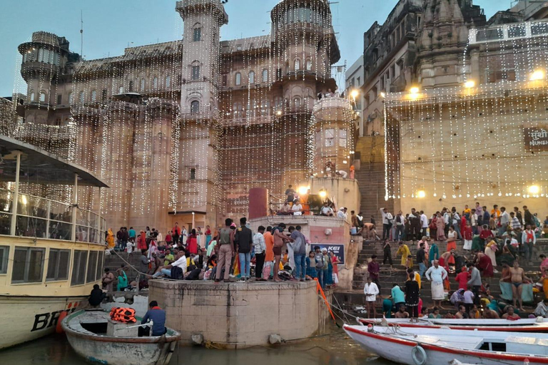 Varanasi: rejs o wschodzie słońca i wycieczka piesza