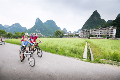 From Guilin/Yangshuo: Private Li River Cruise & Cycling Tour