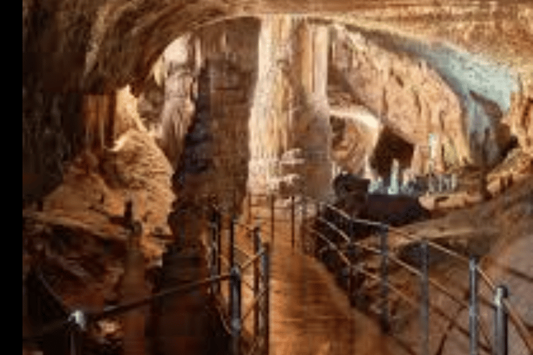 Ljubljana: Postojna Cave, Castle & Coast Private Trip