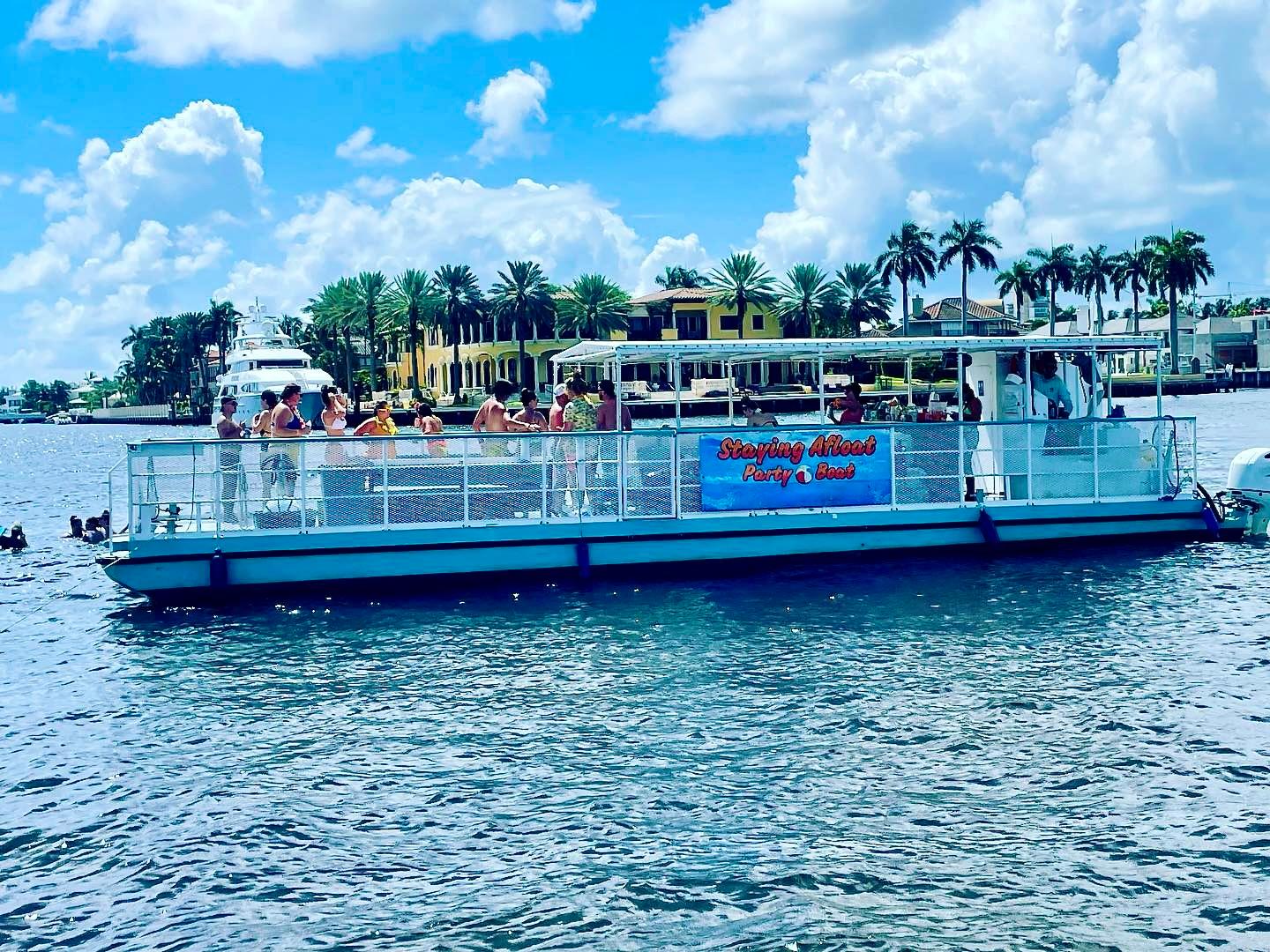 Fort Lauderdale: Bootsfahrt mit Badestopp und Hüpfburgen