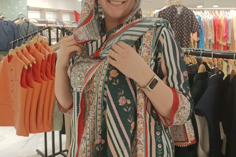 Wedding Wear & Bollywood Glam Shopping Tour (Women-Led Tour) Wedding Wear & Bollywood Glam Shopping Tour (Half-Day Tour)