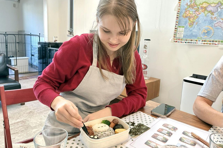 Nagoya: Experiência de bento com personagens japonesesNagoya: Experiência de Bento com Caracteres Japoneses