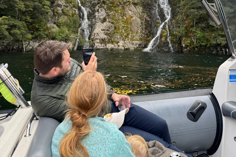 Discovery Cruise Te Anau Fiordland Discovery Cruise