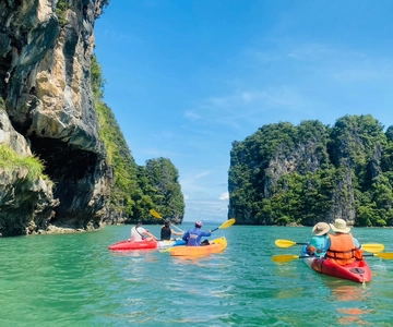 Ko Lanta: Mangrove Kayaking, Ko Talabeng, & Skull Island