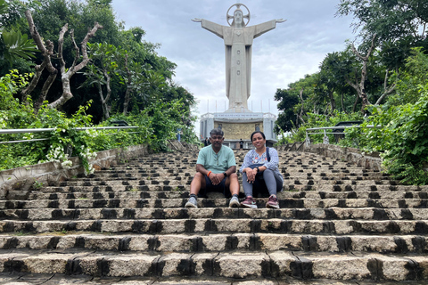 Vung Tau privétour door de stad en over straat eten met vrouwelijke gidsVoedsel is uitgesloten