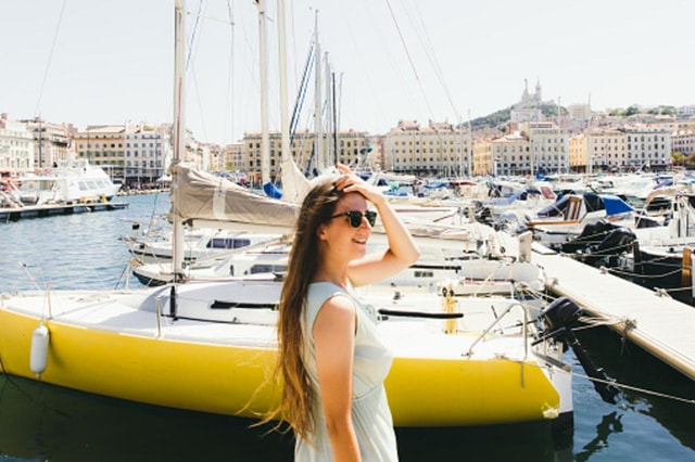 Marseille: Old Port Private Photoshoot with Harbour Views
