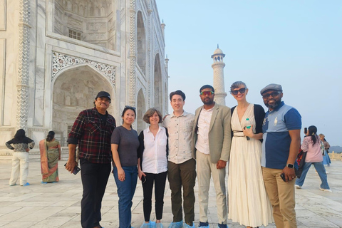 Taj Mahal Express Entry Tour – Priority Entry, No Waiting Tour with Private Car, Driver, Tour Guide and Entry Tickets