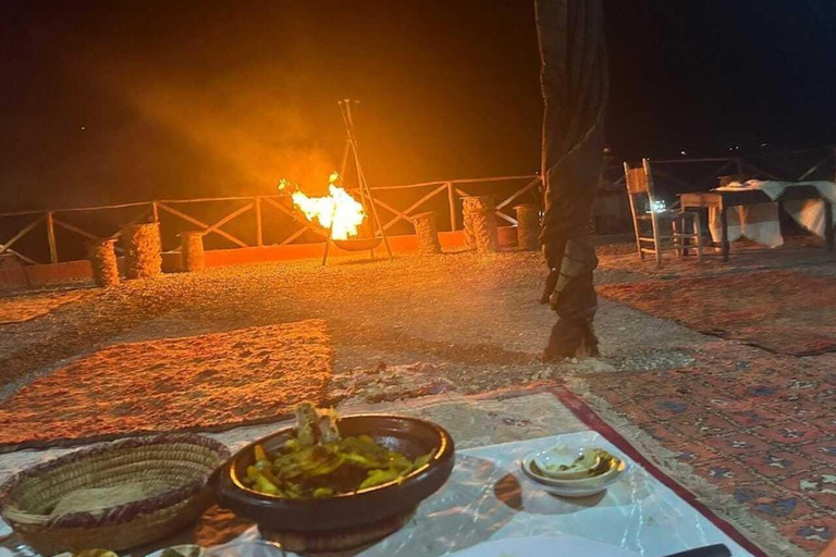 Pacote para o deserto de Agafay: passeio de buggy e de camelo e jantar com espetáculoPacote Deserto de Agafay: passeio de quadriciclo, passeio de camelo e jantar com show