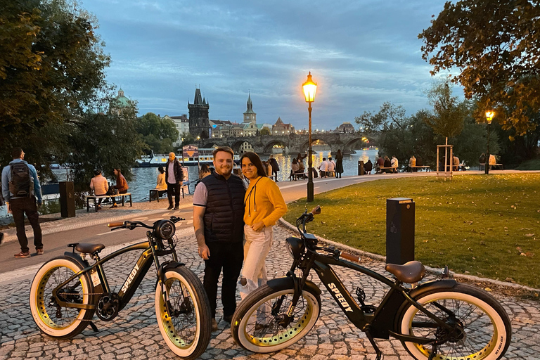 Prague Historical & Viewpoints Retro E-Bike Group Tour