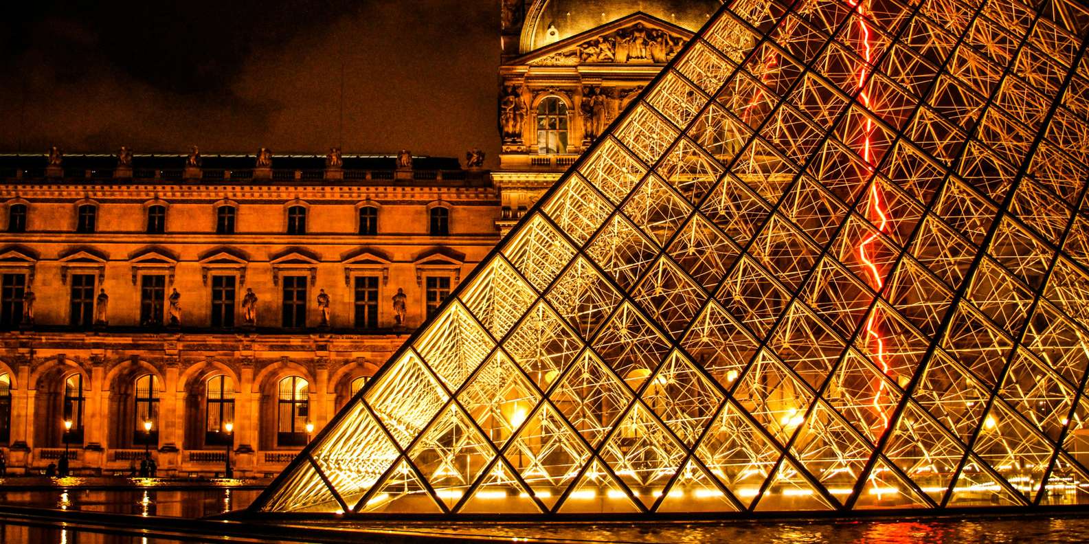 ルーブル美術館の夜: 6名様 最大ガイド付き見学 | GetYourGuide