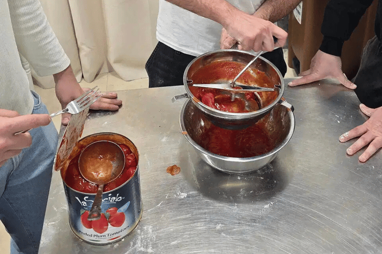 Naples: Neapolitan Pizza and Tiramisu Cooking Class