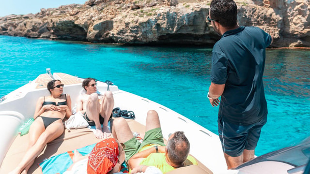 From Trapani: RIB tour to Favignana and Levanzo with snack