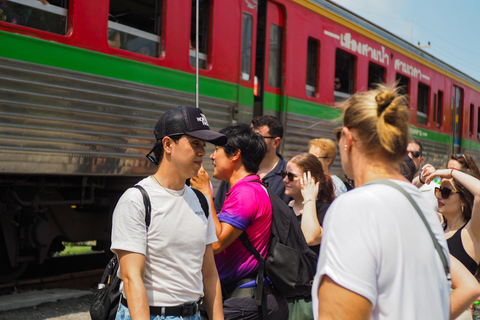 Bangkok: Floating & Railway Markets & Grand Palace Tour Hotel Pick-Up (Tour ends at Grand Palace)