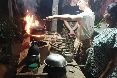 Kandy: Traditional cooking class in a village with transport